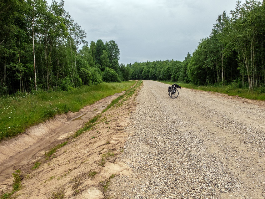 Road between Bocharovo and Headspring